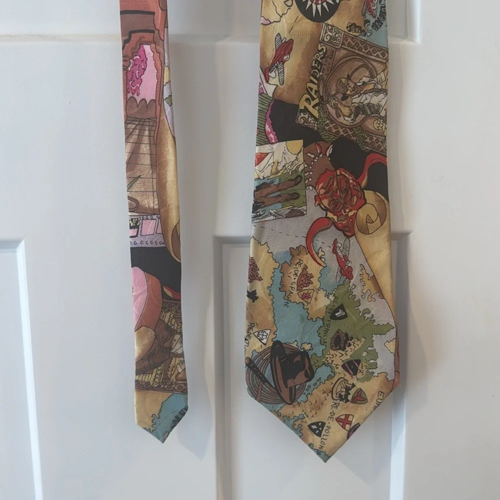 Vintage 1991 Nicole Miller 100% Silk Men’s Tie